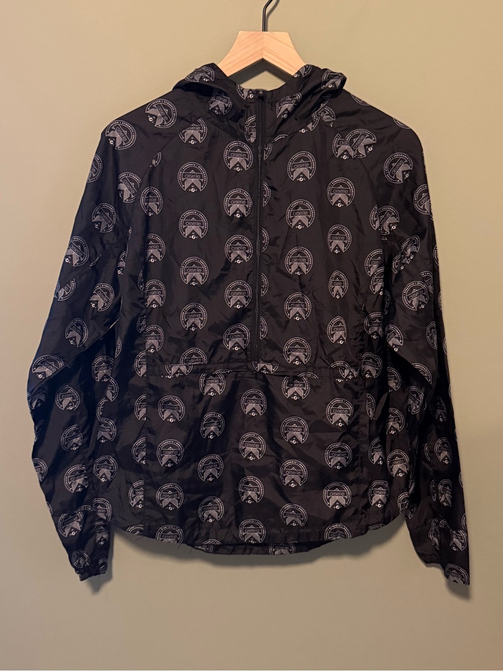 oiselle April Showers Anorak Black Hooded Windbreaker | M